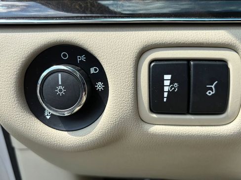 Used 2015 Lincoln MKT AWD w/ Equipment Group 201A image 20