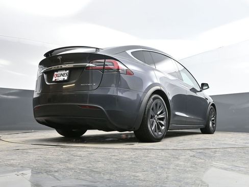 Used 2018 Tesla Model X 75D image 34