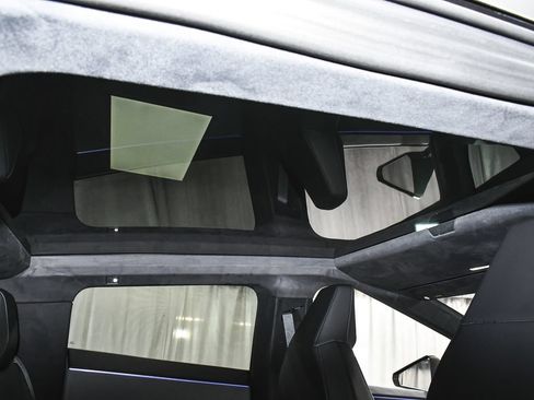 Used 2025 Tesla Cybertruck AWD Crew Cab image 60
