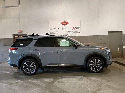 New 2026 Nissan Pathfinder Platinum image 2