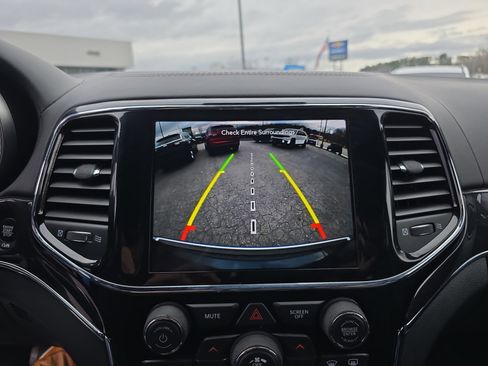 Used 2020 Jeep Grand Cherokee Overland image 29