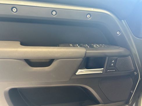 Used 2025 Land Rover Defender 110 S image 3