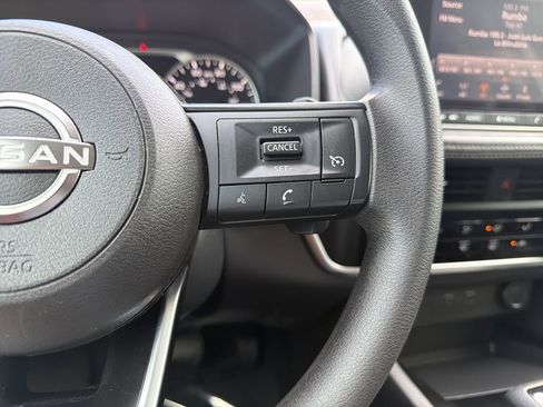 Used 2022 Nissan Rogue S FWD image 22