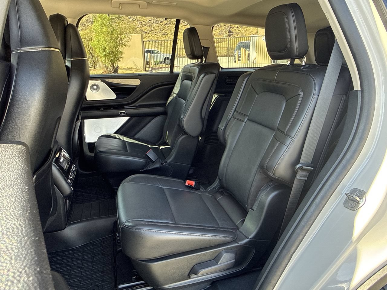 Used 2024 Lincoln Aviator Reserve w/ Equipment Group 201A RWD image 15