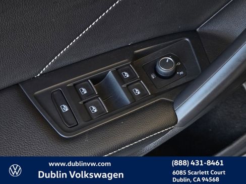 Certified 2023 Volkswagen Tiguan SE R-Line FWD image 11