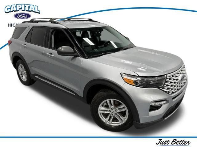 Used 2024 Ford Explorer XLT w/ Equipment Group 202A AWD/4WD image 33