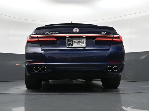 Used 2022 BMW ALPINA B7 xDrive AWD/4WD image 28