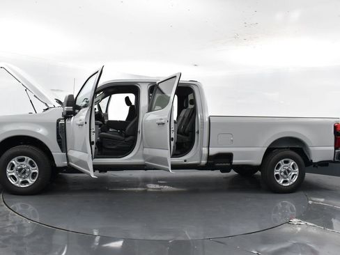 New 2026 Ford F250 XLT w/ XLT Premium Package RWD image 38