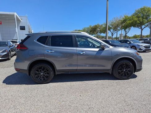 Certified 2020 Nissan Rogue SV image 9