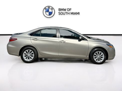 Used 2016 Toyota Camry LE image 8