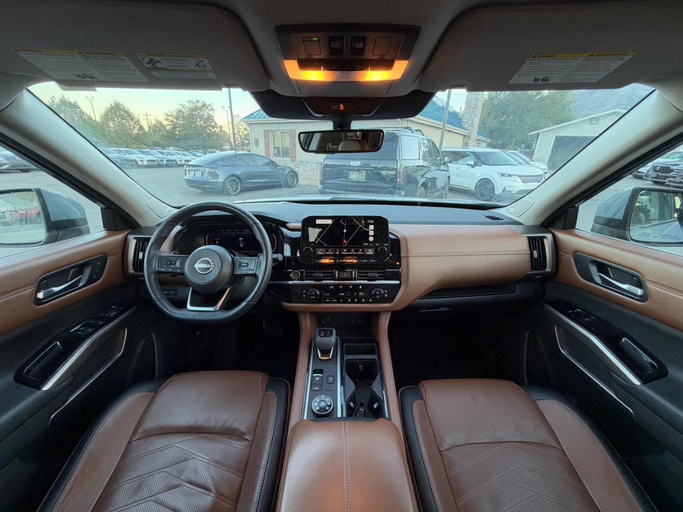 Used 2023 Nissan Pathfinder Platinum AWD/4WD image 11