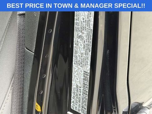 Used 2023 Jeep Gladiator Sport image 25