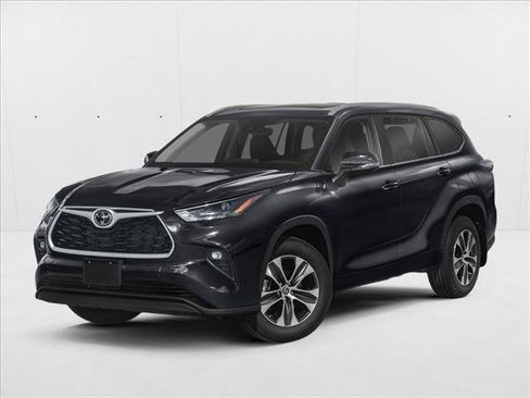 Used 2024 Toyota Highlander XLE FWD image 1