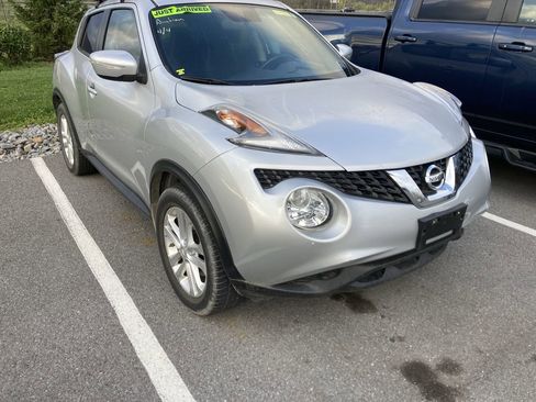 Used 2016 Nissan Juke SV image 1