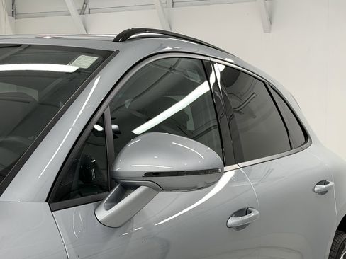 Certified 2025 Porsche Macan image 19