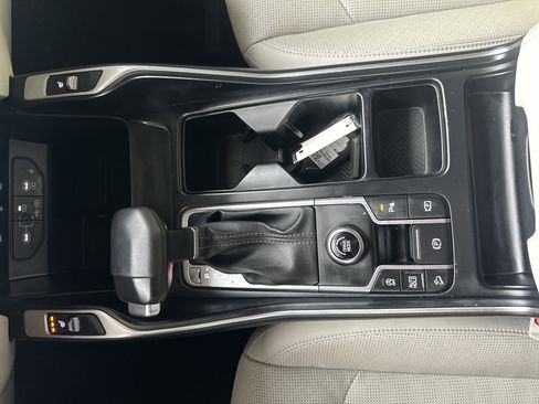 Used 2025 Kia Sorento S FWD image 36