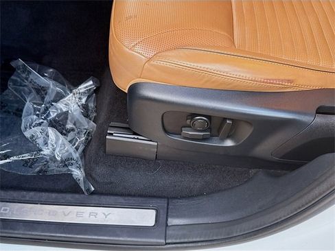 Used 2019 Land Rover Discovery HSE Luxury image 19