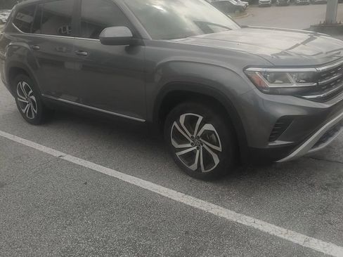 Used 2023 Volkswagen Atlas SEL AWD/4WD image 2