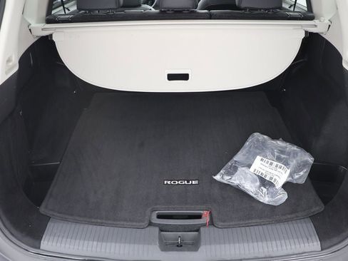 Used 2023 Nissan Rogue SV w/ SV Premium B Package image 28