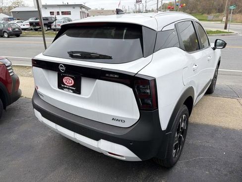 New 2026 Nissan Kicks SV w/ SV Premium Package AWD/4WD image 5