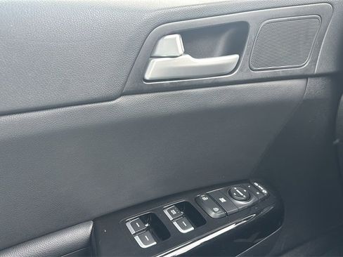 Used 2018 Kia Sportage EX w/ EX Premium Package image 18