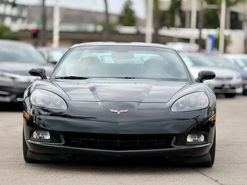 Used 2007 Chevrolet Corvette Coupe w/ Preferred Equipment Group RWD image 4