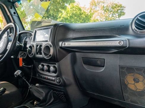 Used 2014 Jeep Wrangler Unlimited Sport w/ Quick Order Package 23S AWD/4WD image 47
