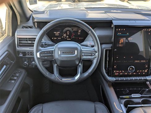 Used 2025 GMC Yukon XL Denali image 12