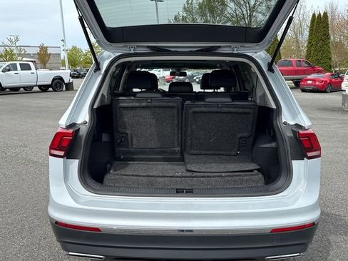Used 2018 Volkswagen Tiguan SE w/ Panoramic Sunroof Package AWD/4WD image 6