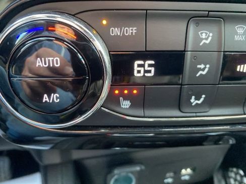 Used 2025 Chevrolet TrailBlazer ACTIV w/ Convenience Package image 14