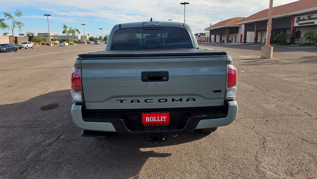 Used 2022 Toyota Tacoma TRD Sport w/ Black Out Package (TMS) RWD image 10
