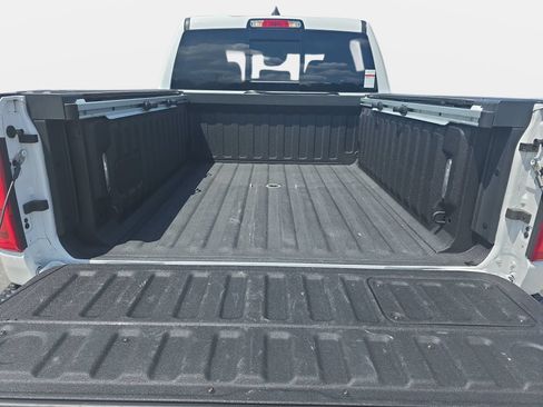 Used 2025 RAM 1500 Limited AWD/4WD image 12