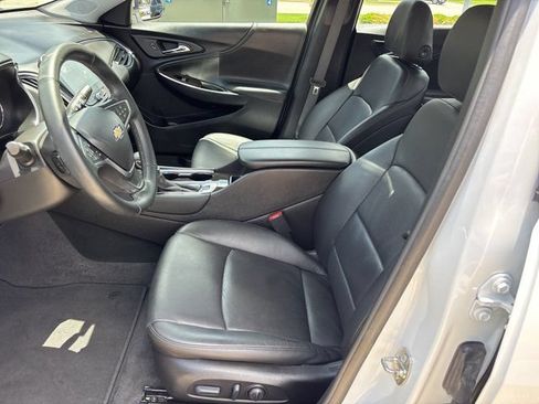 Used 2023 Chevrolet Malibu LT FWD image 15