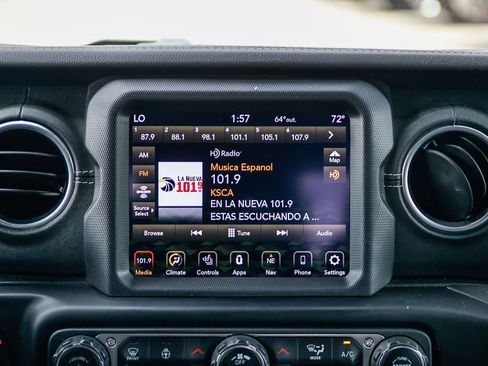 Used 2021 Jeep Gladiator Overland w/ Popular Equipment Package AWD/4WD image 14