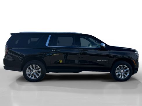 Used 2025 Chevrolet Suburban Premier AWD/4WD image 6