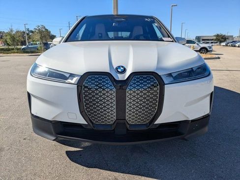 Used 2023 BMW iX xDrive50 image 3