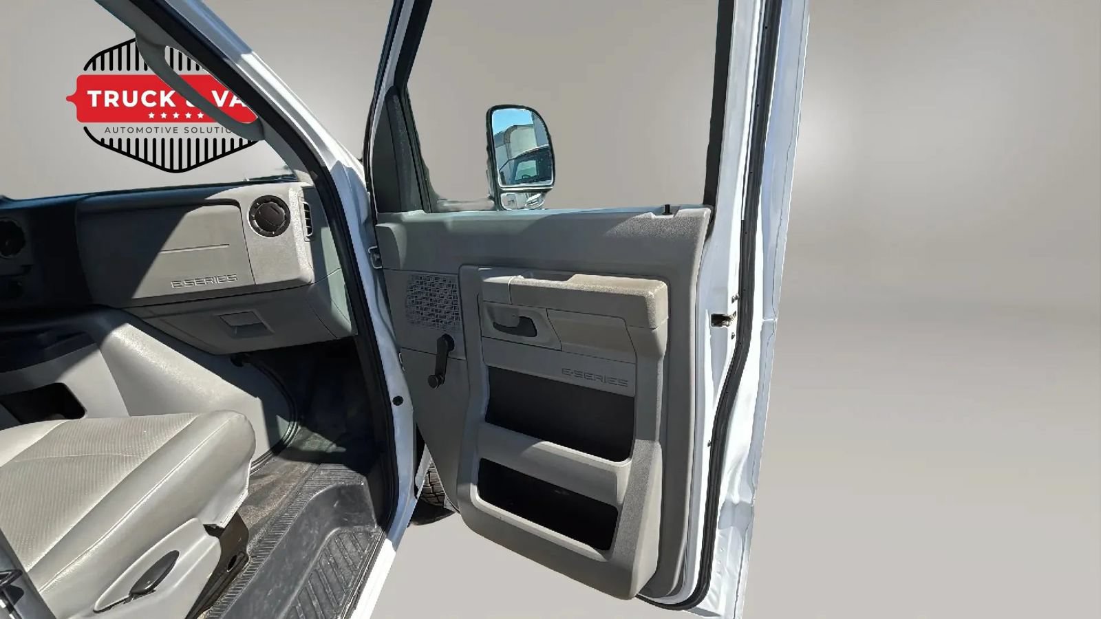 Used 2021 Ford E-350 and Econoline 350 Super Duty RWD image 22