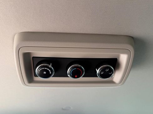 Used 2018 Dodge Grand Caravan SE w/ UConnect Hands-Free Group image 35