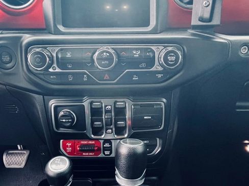 Used 2020 Jeep Gladiator Rubicon image 9