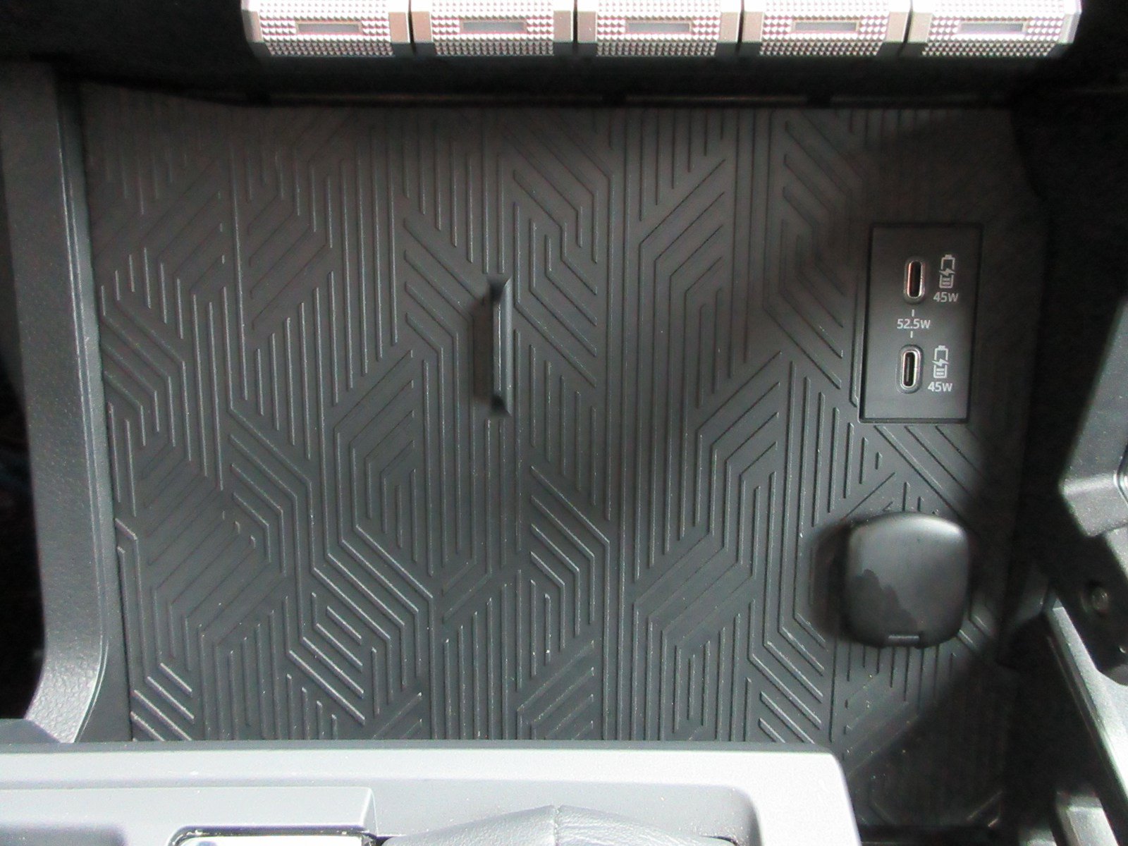 Used 2025 Toyota Tacoma SR5 AWD/4WD image 42