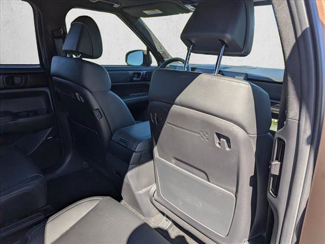 Certified 2025 Hyundai Santa Fe Calligraphy FWD image 30