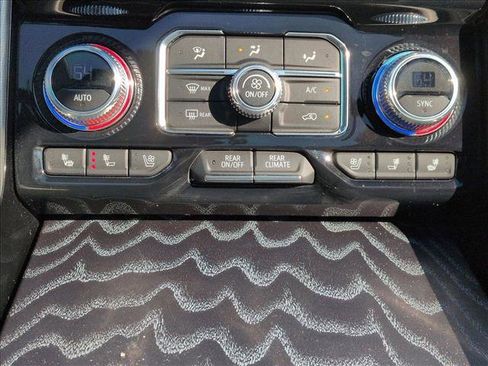 Used 2023 GMC Yukon XL Denali AWD/4WD image 9