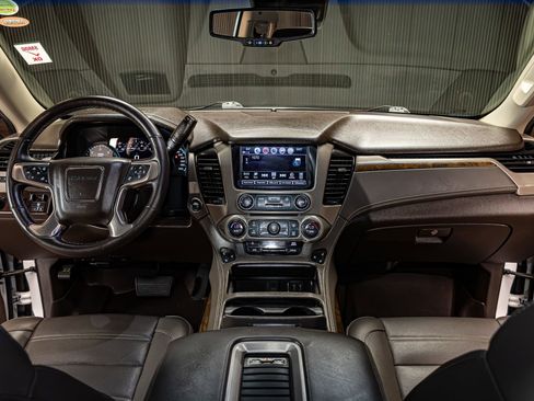 Used 2018 GMC Yukon Denali w/ Open Road Package AWD/4WD image 14