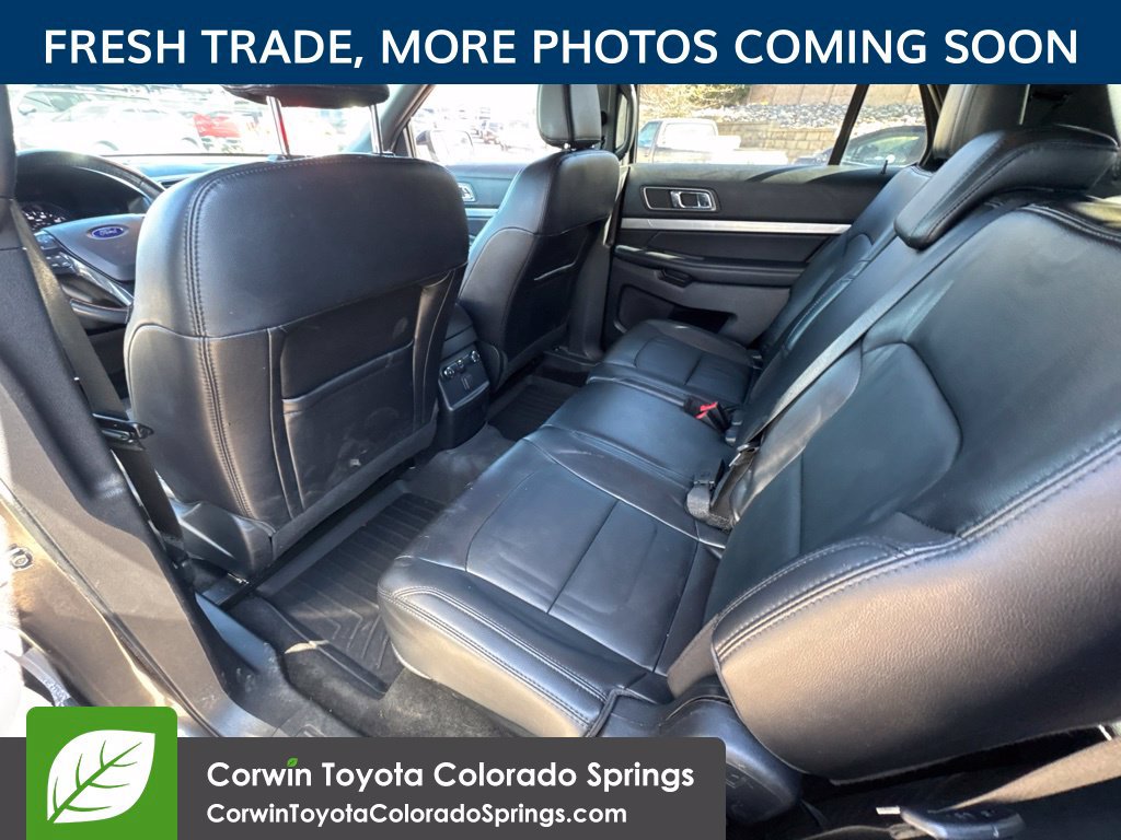 Used 2018 Ford Explorer XLT w/ Equipment Group 202A AWD/4WD image 11