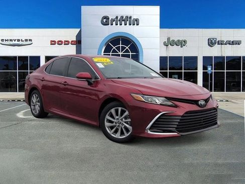 Used 2024 Toyota Camry LE w/ Convenience Package image 2
