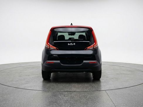 Used 2025 Kia Soul LX w/ LX Technology Package image 7