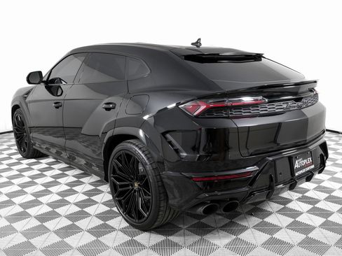 Used 2025 Lamborghini Urus SE image 7