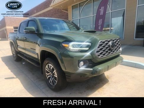 Used 2021 Toyota Tacoma TRD Sport w/ TRD Premium Sport Package image 10