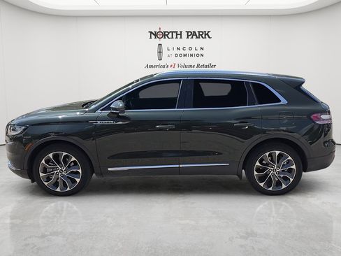 Used 2023 Lincoln Nautilus Reserve w/ Luxury Package AWD/4WD image 2