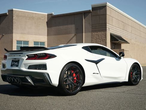 Used 2025 Chevrolet Corvette Z06 image 5